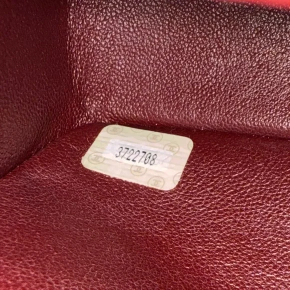 CHANEL Black lambskin medium classic flap - Picture 12 of 17